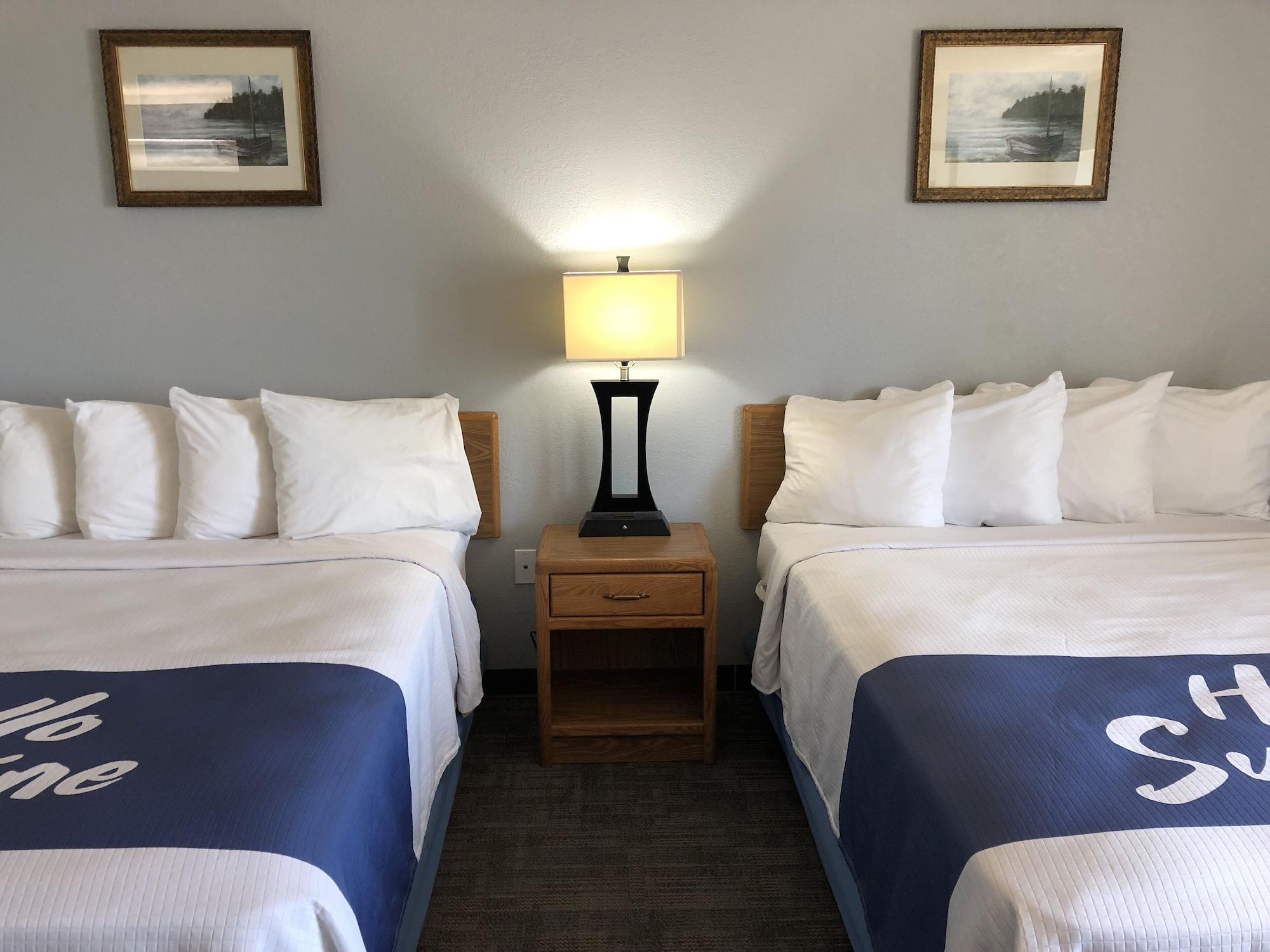 Days Inn By Wyndham Iron Mountain Esterno foto