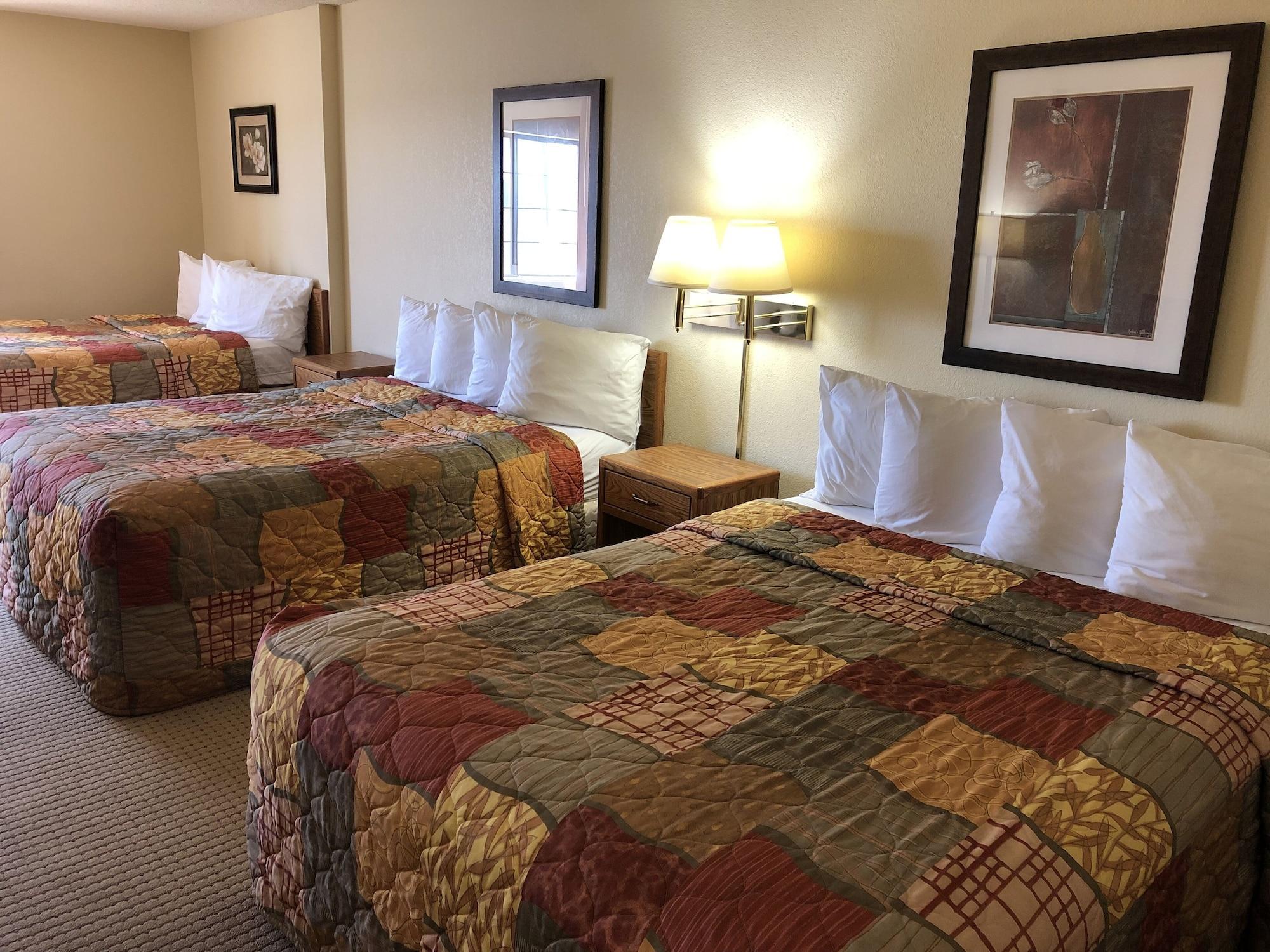 Days Inn By Wyndham Iron Mountain Esterno foto
