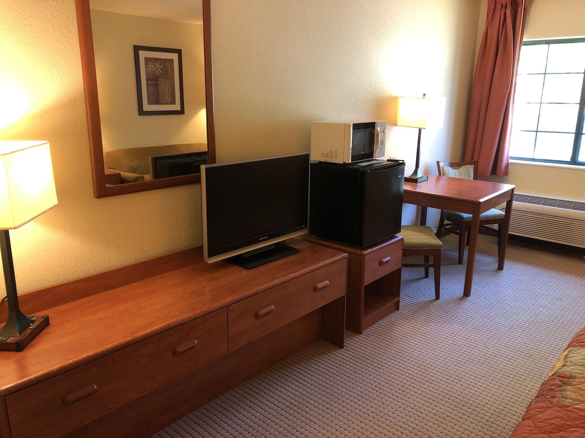 Days Inn By Wyndham Iron Mountain Esterno foto