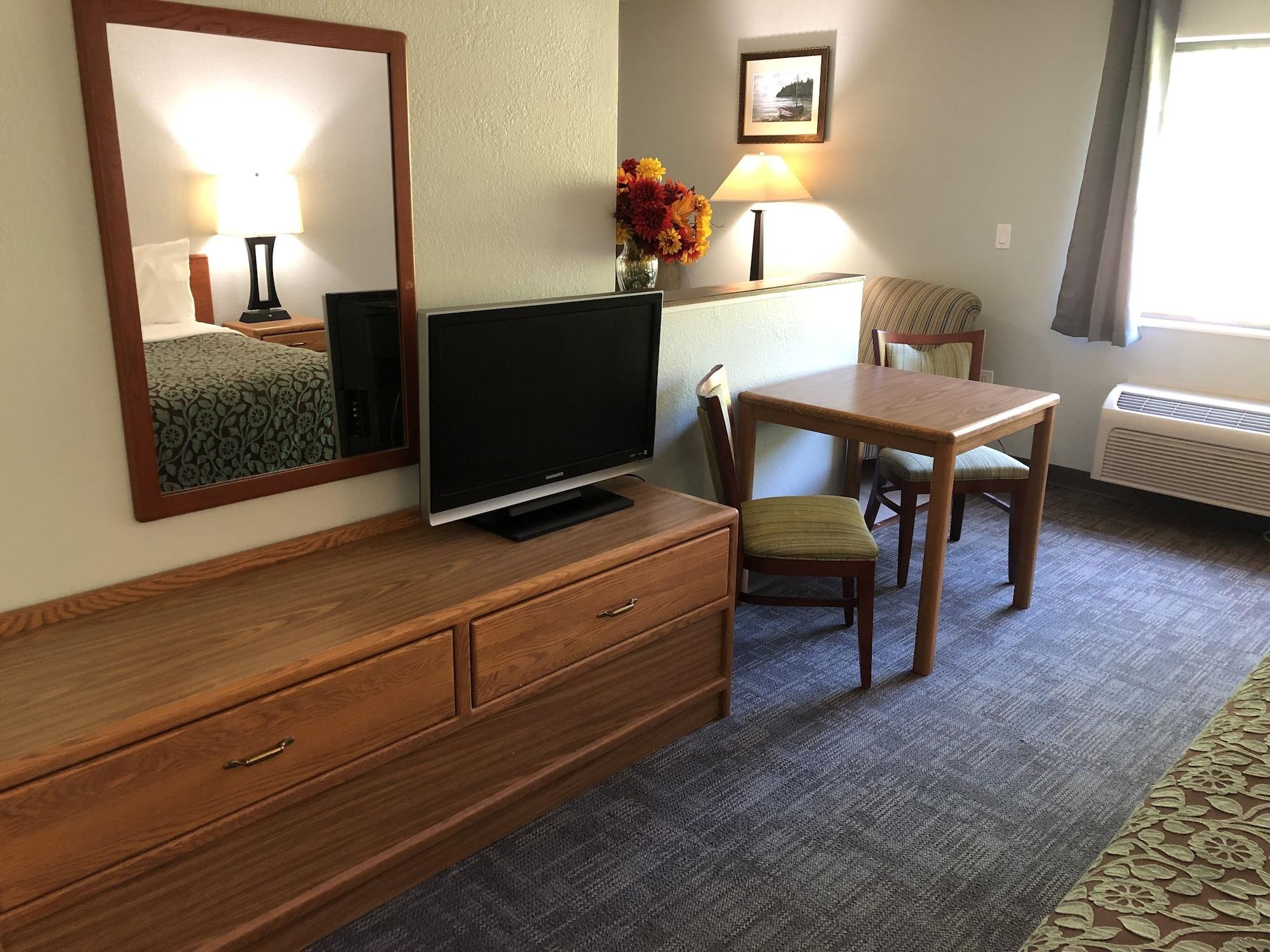 Days Inn By Wyndham Iron Mountain Esterno foto