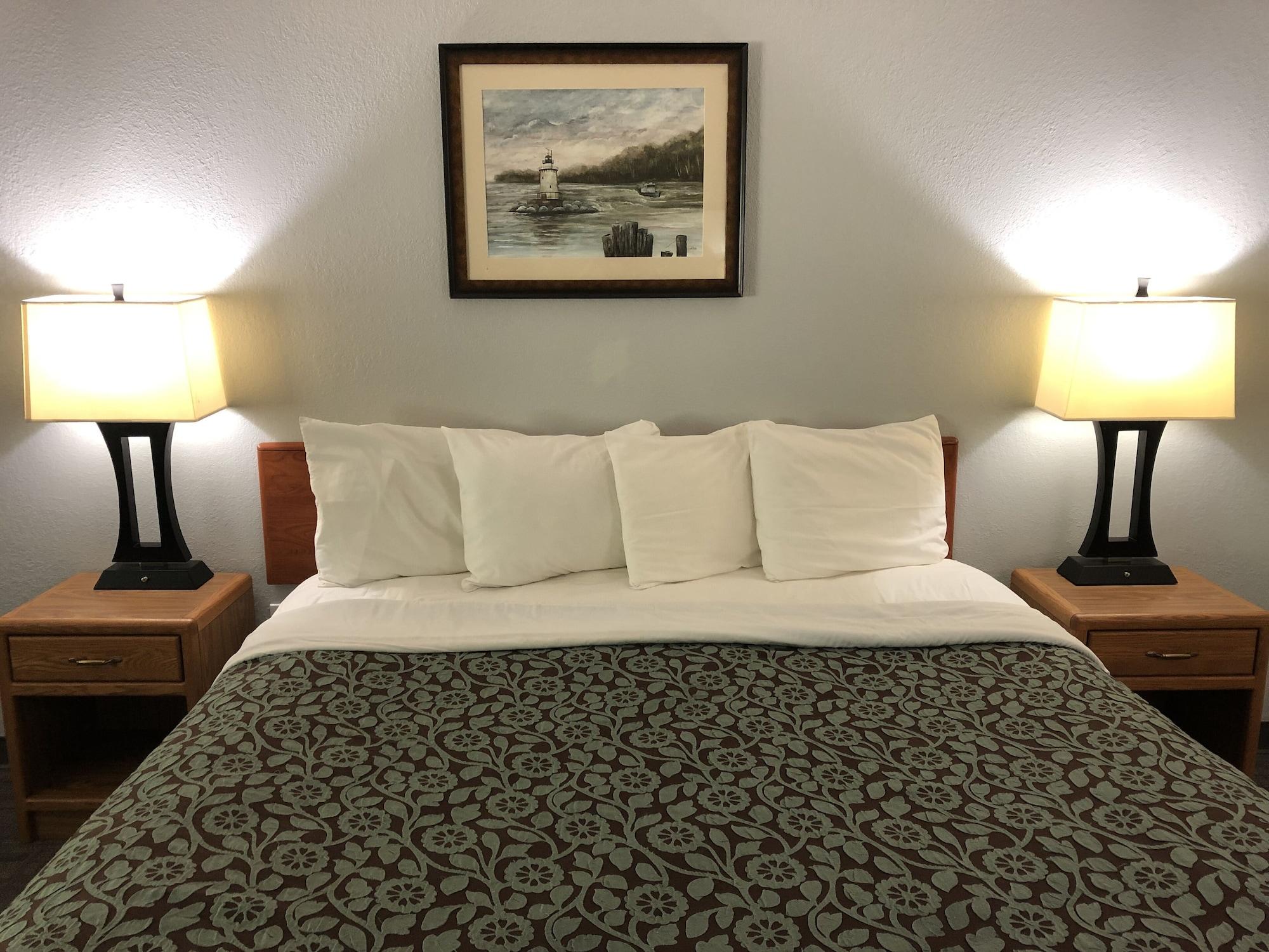 Days Inn By Wyndham Iron Mountain Esterno foto