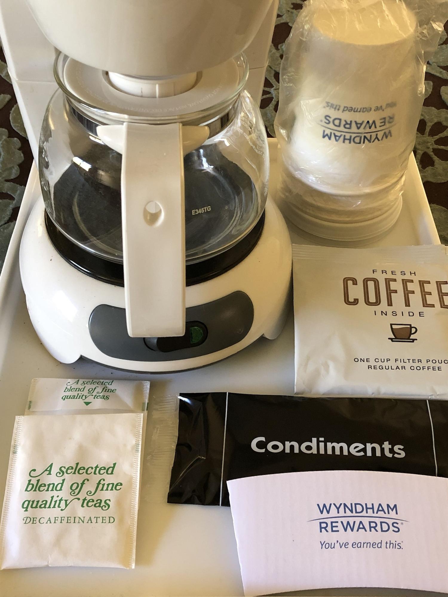 Days Inn By Wyndham Iron Mountain Esterno foto