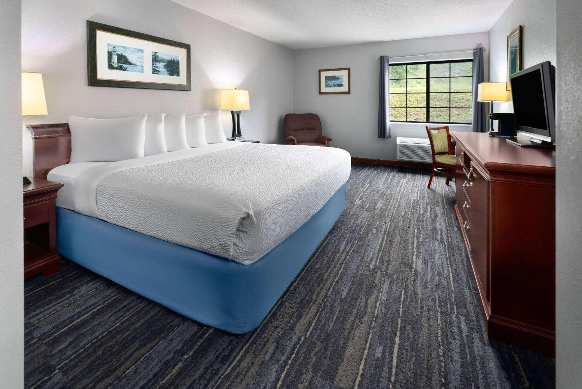 Days Inn By Wyndham Iron Mountain Esterno foto