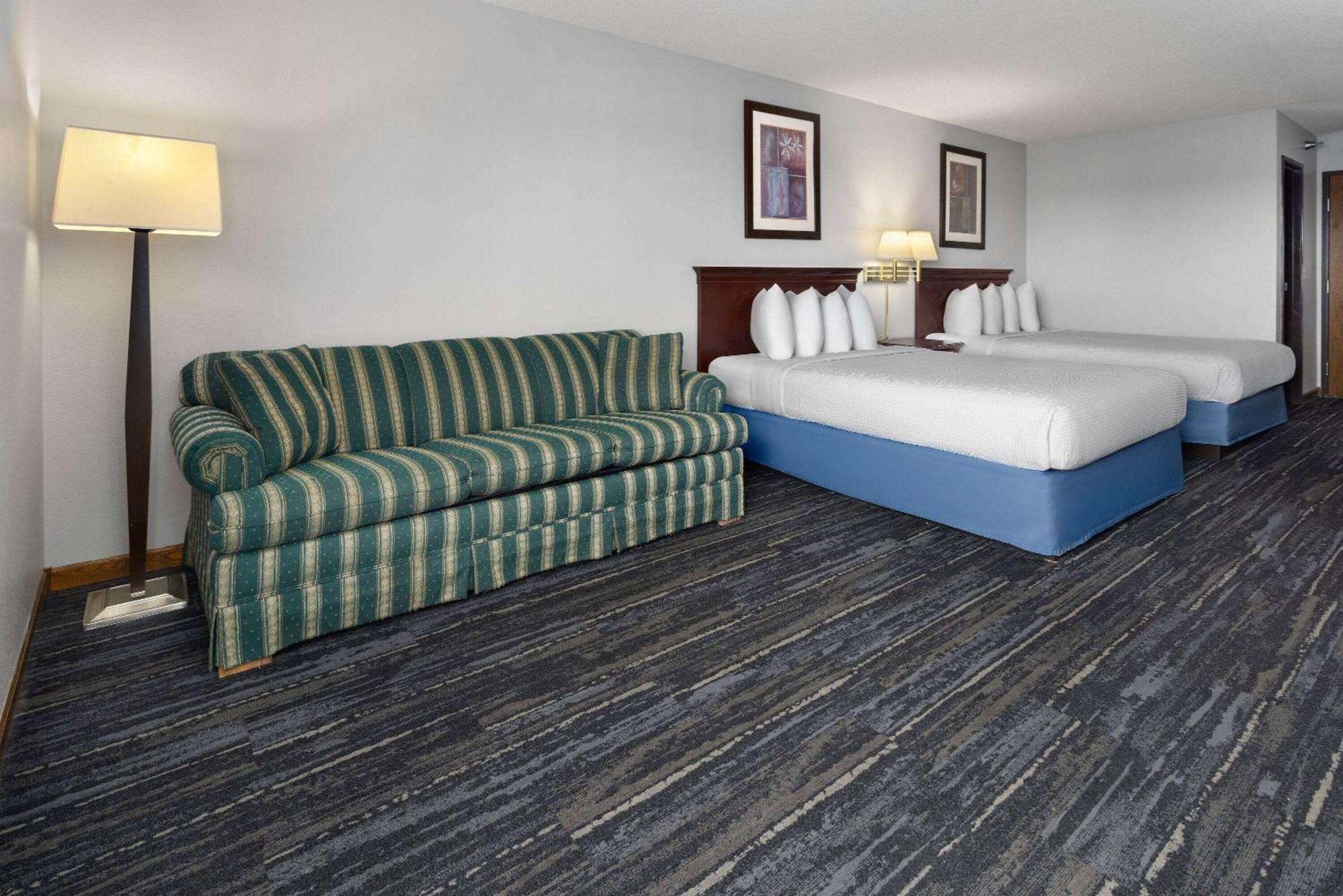 Days Inn By Wyndham Iron Mountain Esterno foto