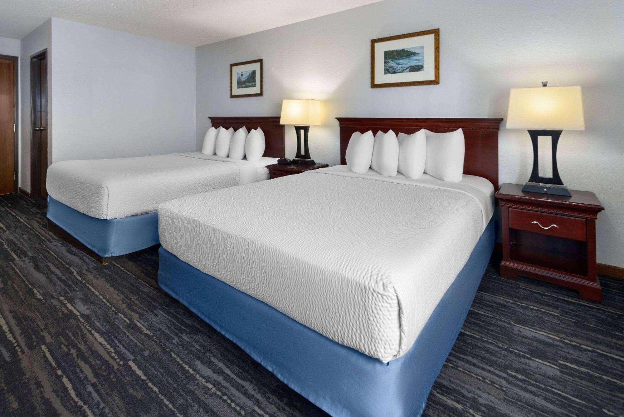 Days Inn By Wyndham Iron Mountain Esterno foto