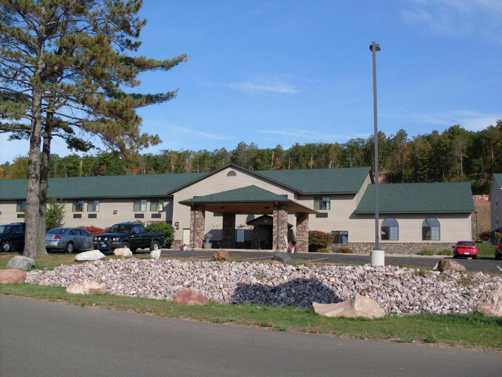 Days Inn By Wyndham Iron Mountain Esterno foto